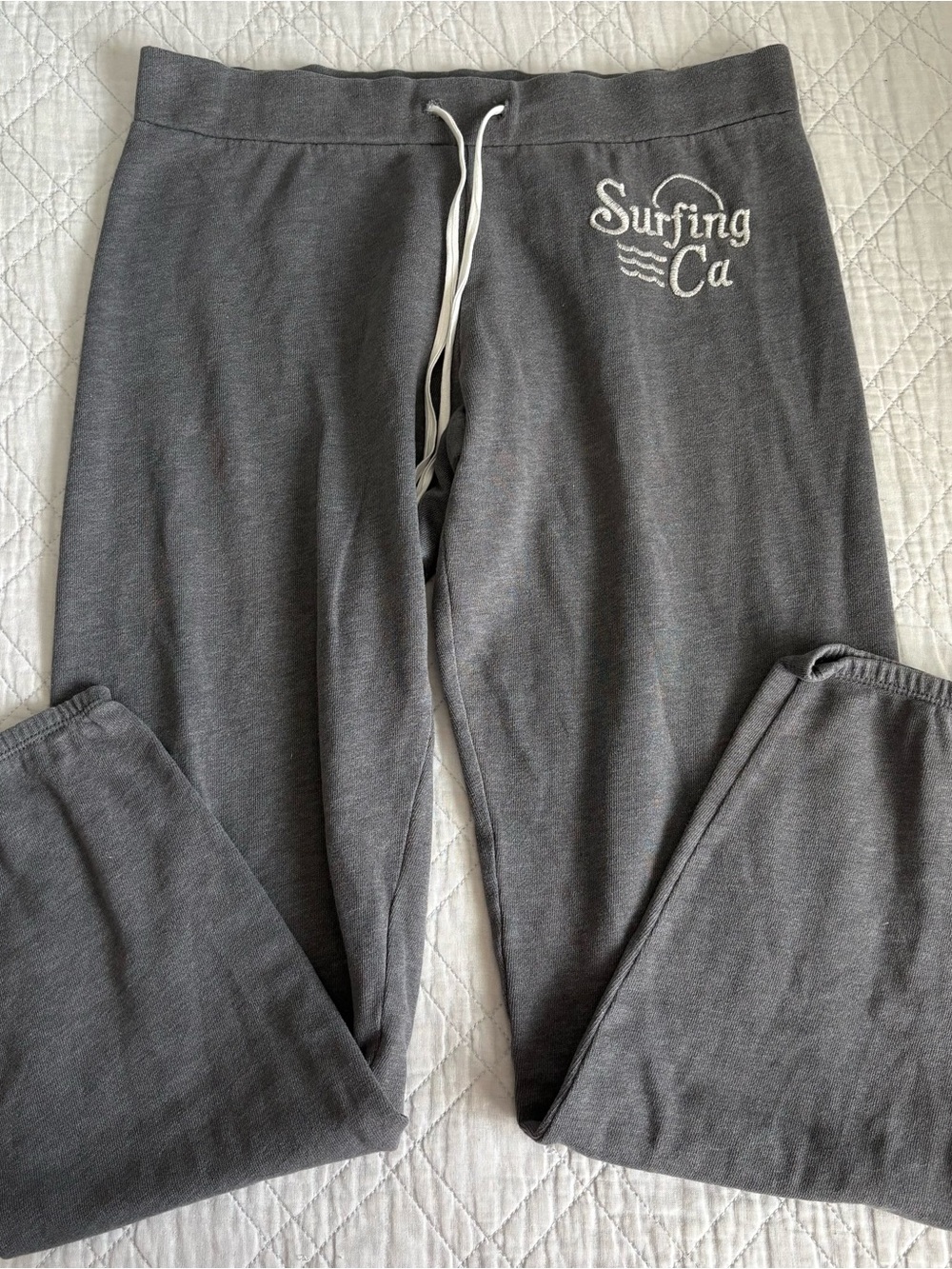 Vintage Hollister Surfing CA Women’s Gray Drawstring Sweatpants
